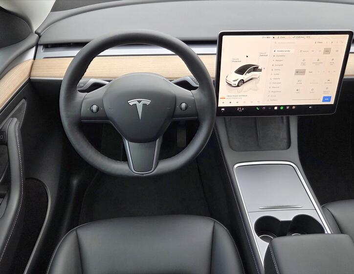 Tesla Model Y 12