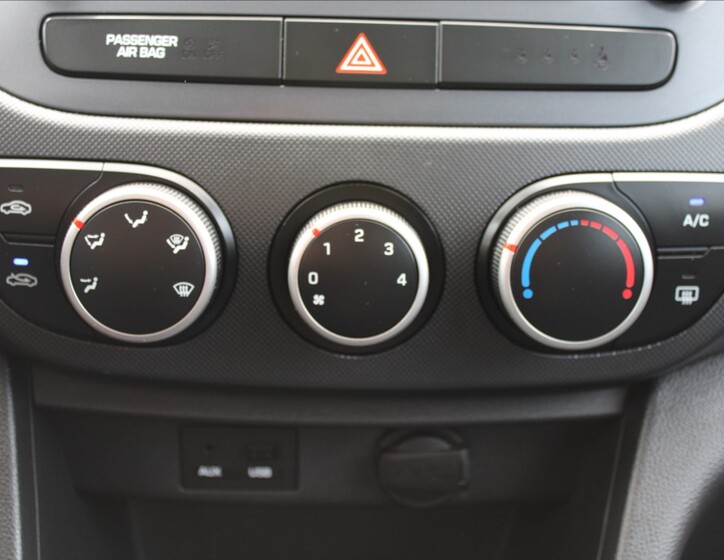 Hyundai i10 12