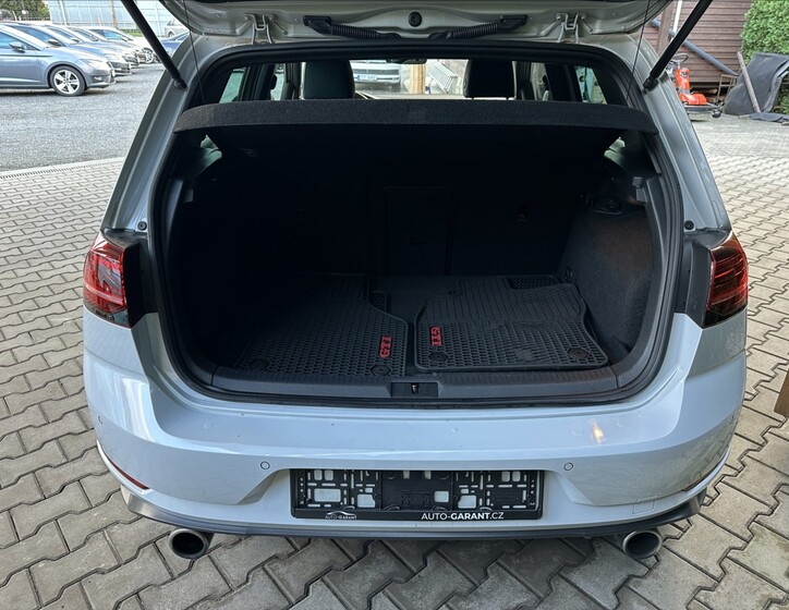 Volkswagen Golf 14