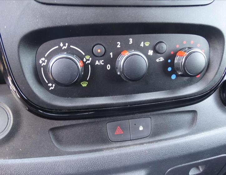 Opel Vivaro 19