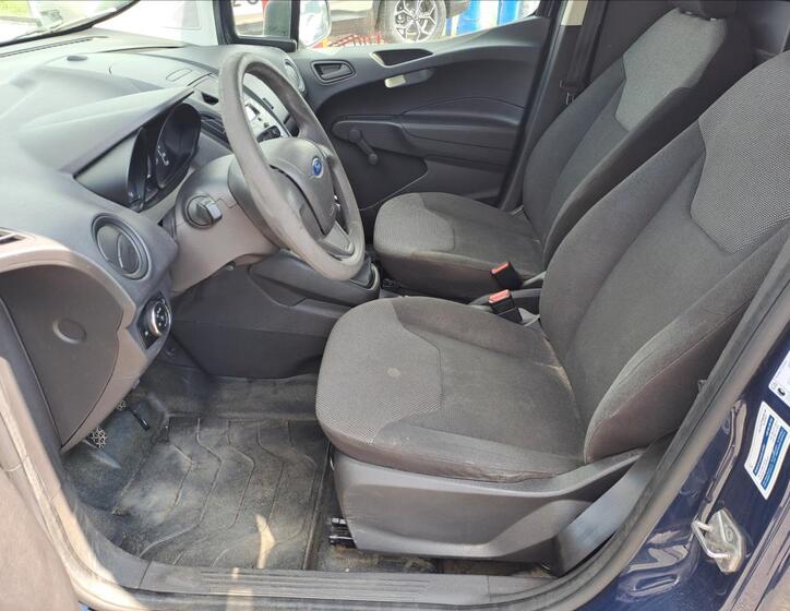 Ford Tourneo Courier 5