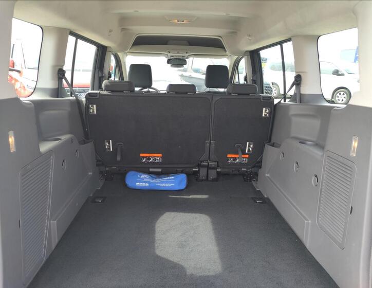 Ford Tourneo Connect 11