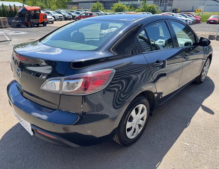 Mazda 3 9