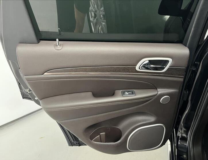 Jeep Grand Cherokee 28