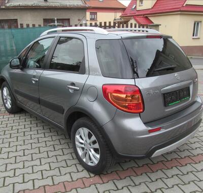 Suzuki SX4 8