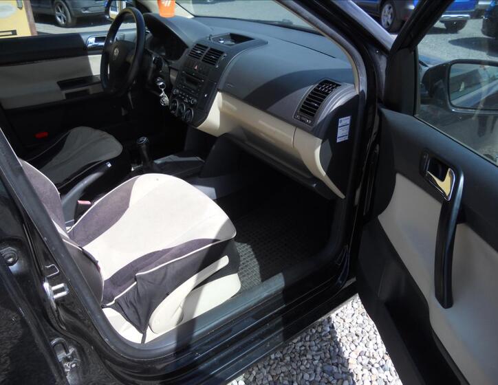 Volkswagen Polo 19