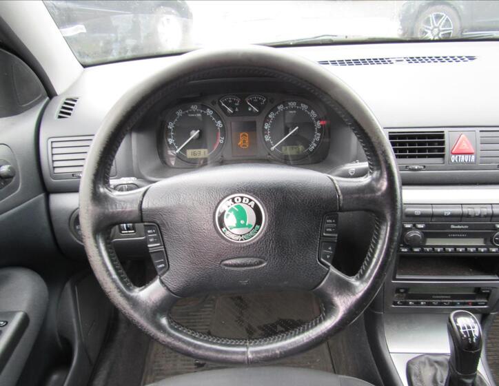 Škoda Octavia 12
