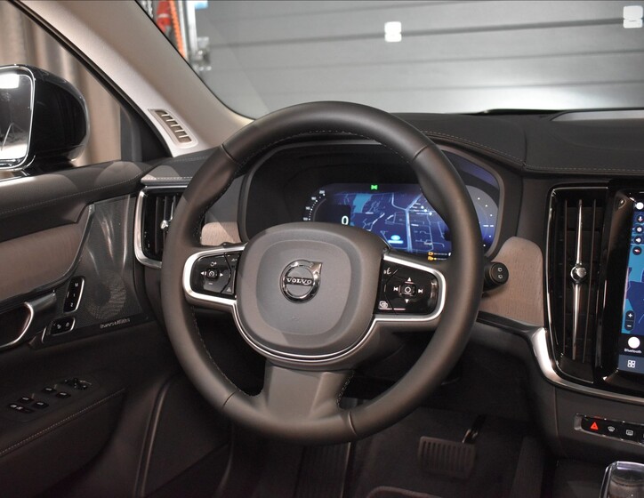 Volvo V90 42
