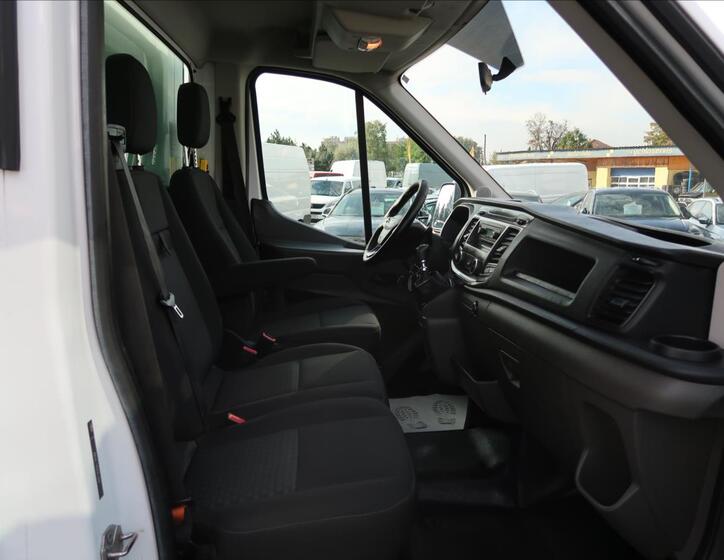 Ford Transit 18