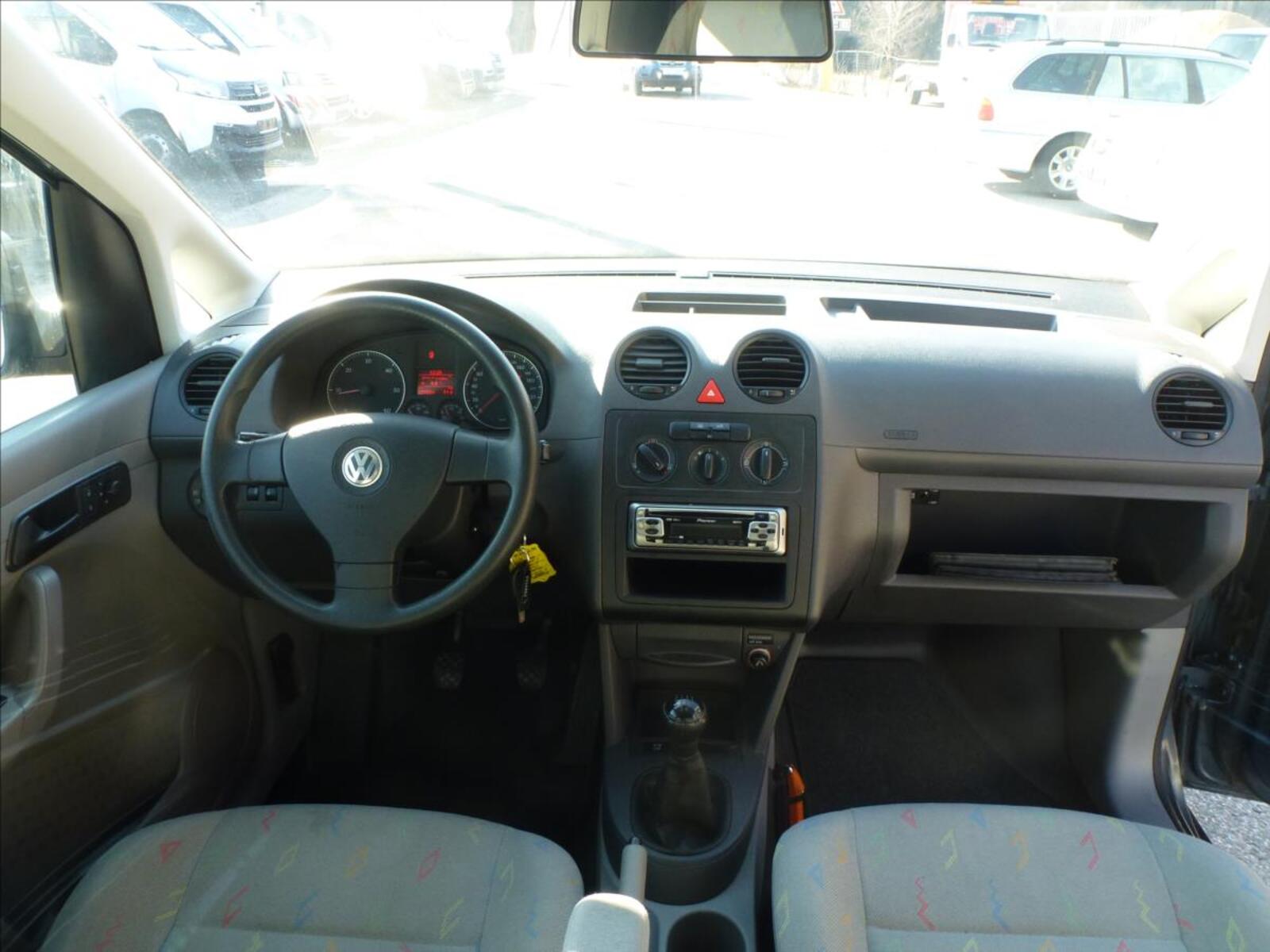 Volkswagen Caddy 24
