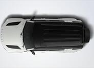Land Rover Defender 4