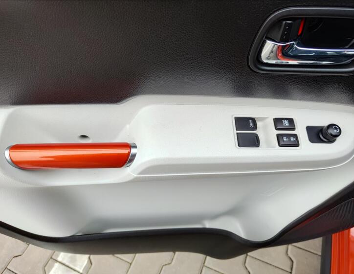 Suzuki Ignis 12