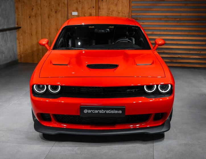 Dodge Challenger 9