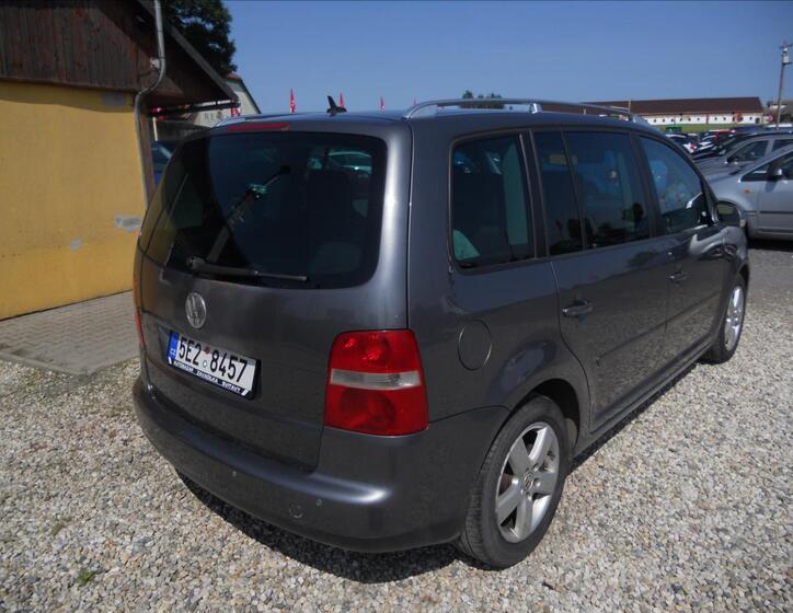 Volkswagen Touran 6