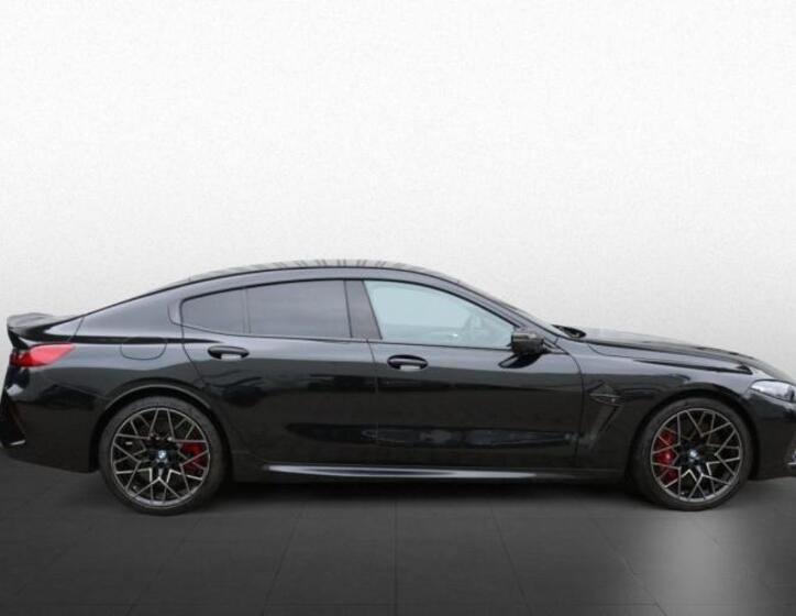 BMW M8 2