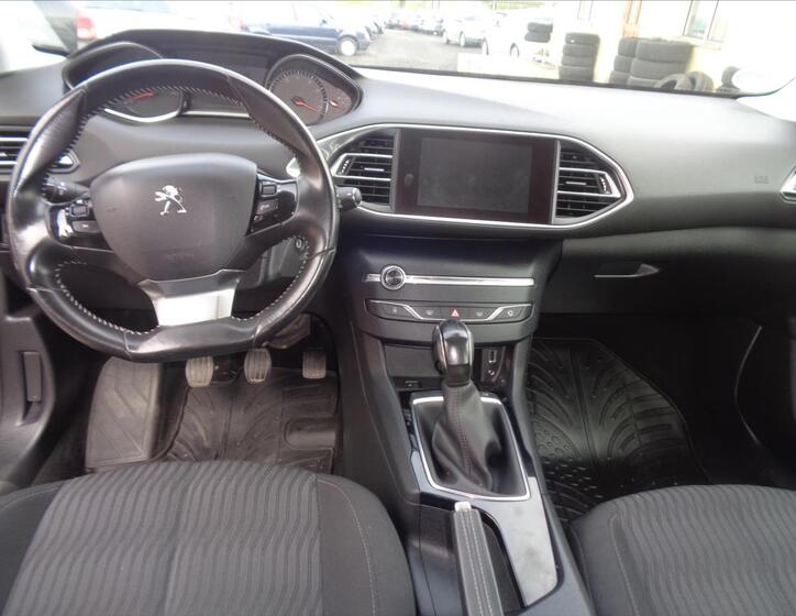 Peugeot 308 13
