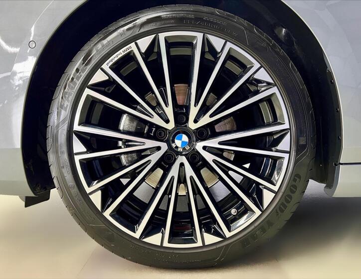 BMW Řada 2 9