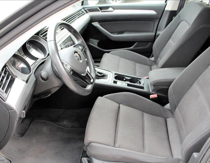 Volkswagen Passat 11
