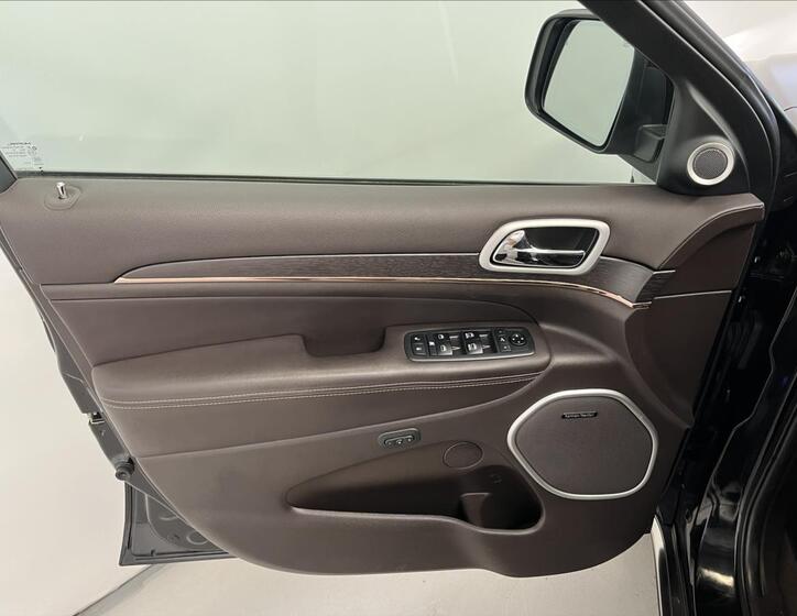 Jeep Grand Cherokee 26