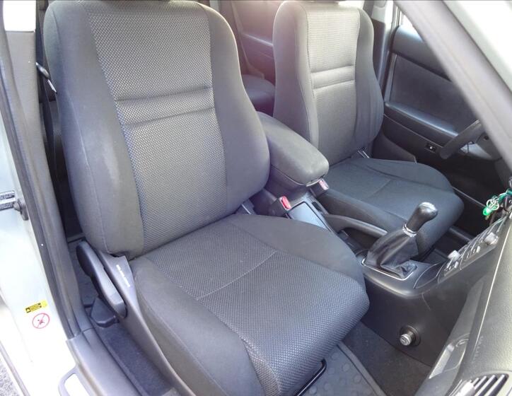 Toyota Avensis 28