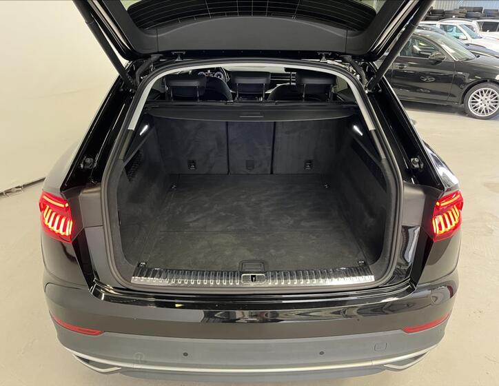 Audi Q8 30