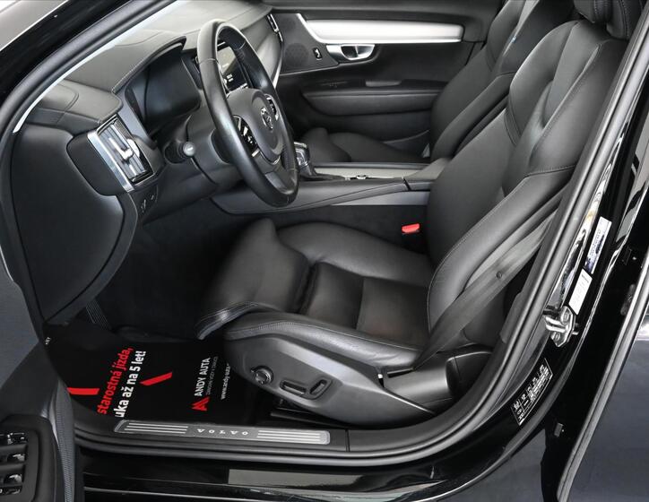 Volvo V90 9