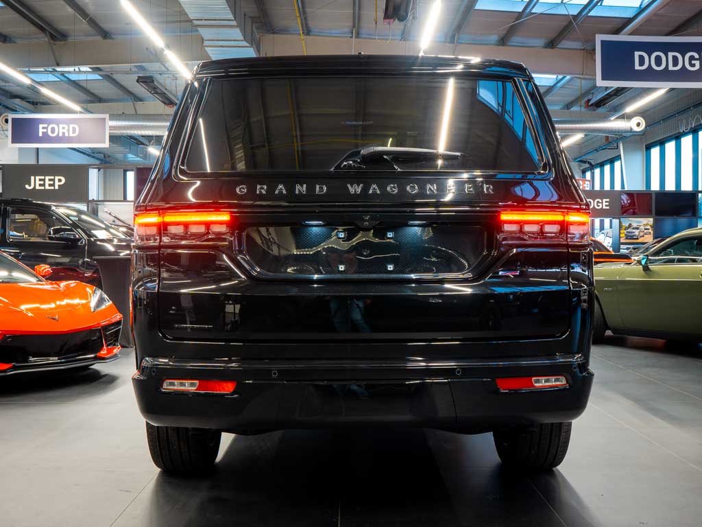 Jeep Grand Wagoneer