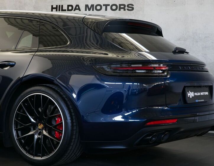 Porsche Panamera 6