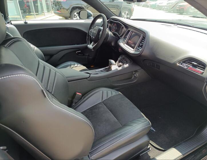 Dodge Challenger 9