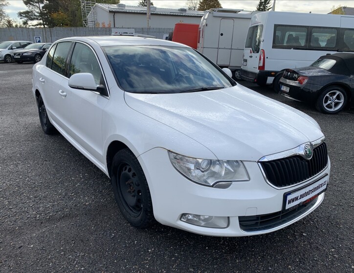 Škoda Superb 8
