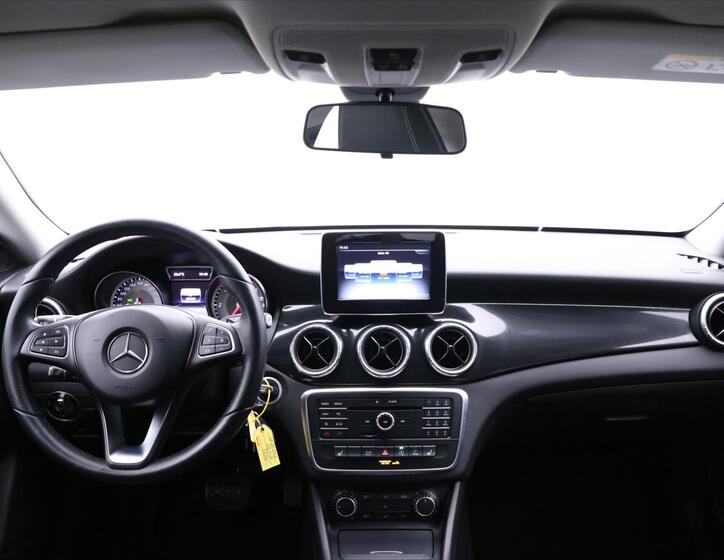 Mercedes-Benz CLA 27