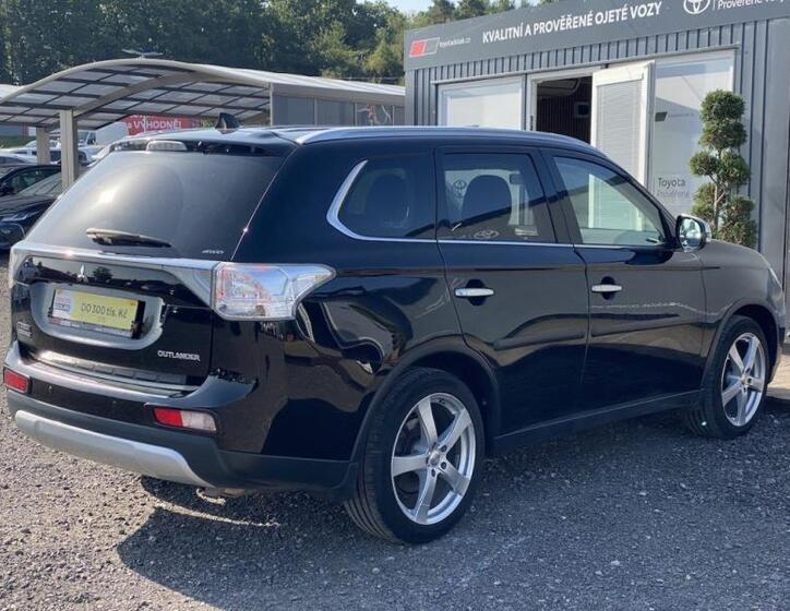 Mitsubishi Outlander 6