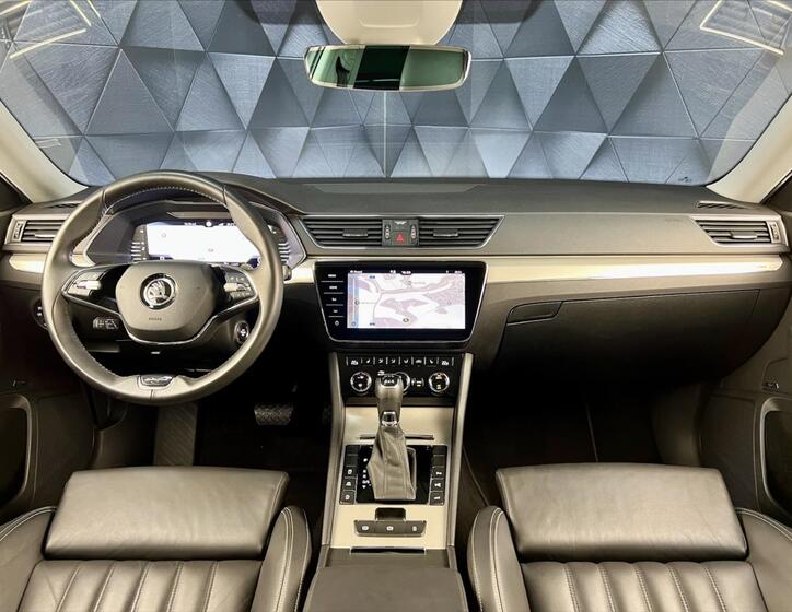 Škoda Superb 9
