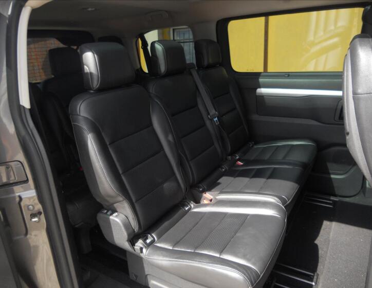 Peugeot Traveller 23