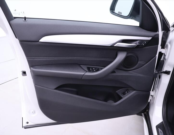 BMW X1 12
