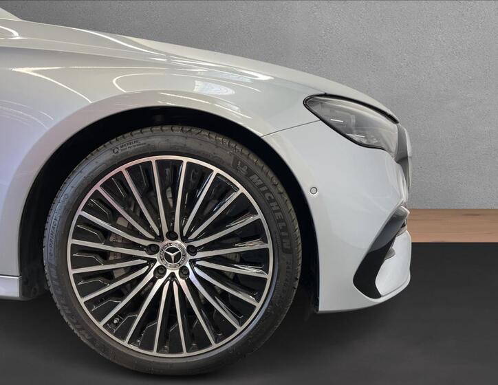 Mercedes-Benz Třídy E 22