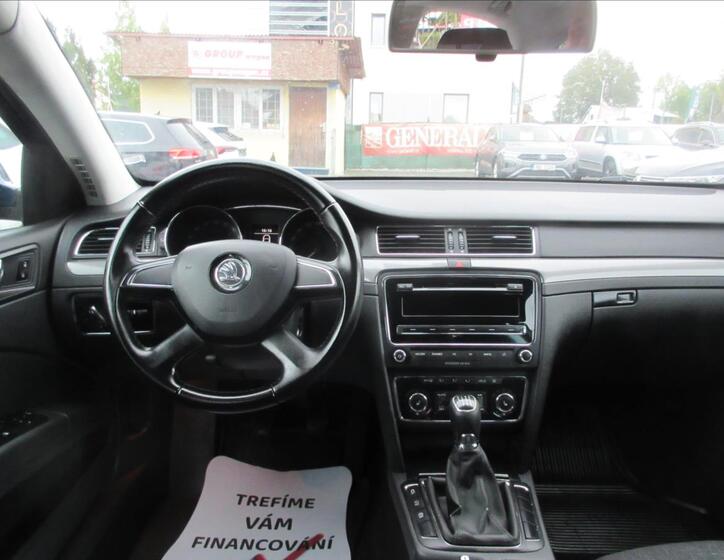 Škoda Superb 8