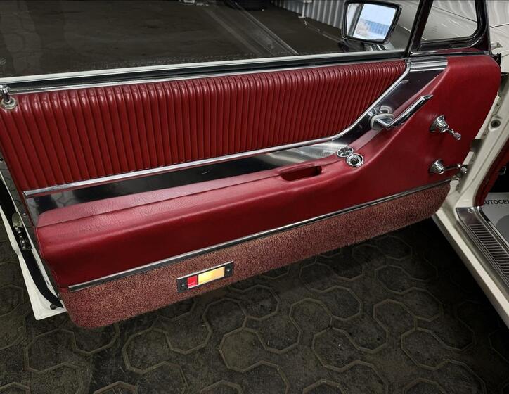 Ford Thunderbird 27