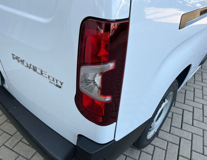 Toyota ProAce 11