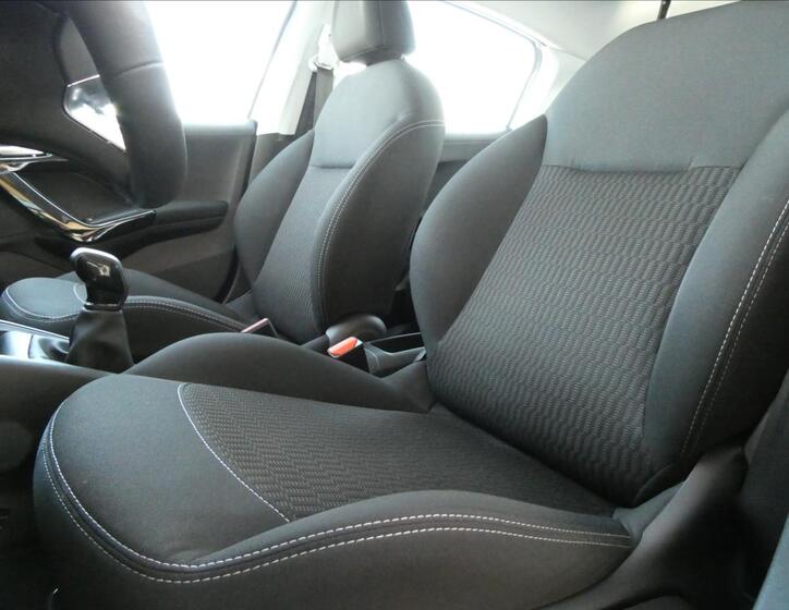 Peugeot 208 29