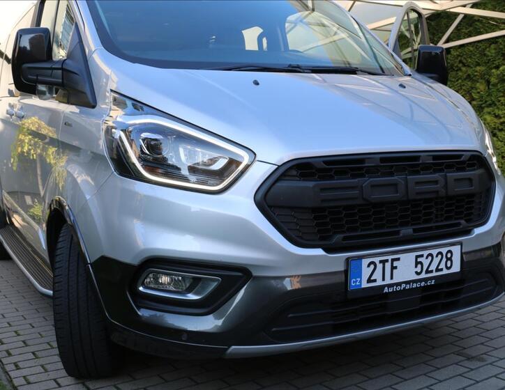 Ford Tourneo Custom 1