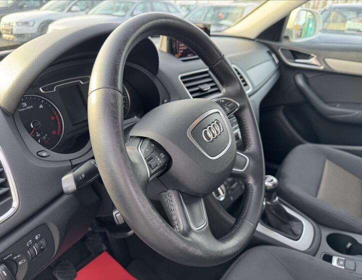 Audi Q3 12