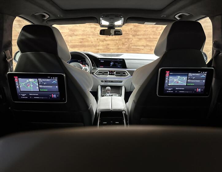 BMW X5 8