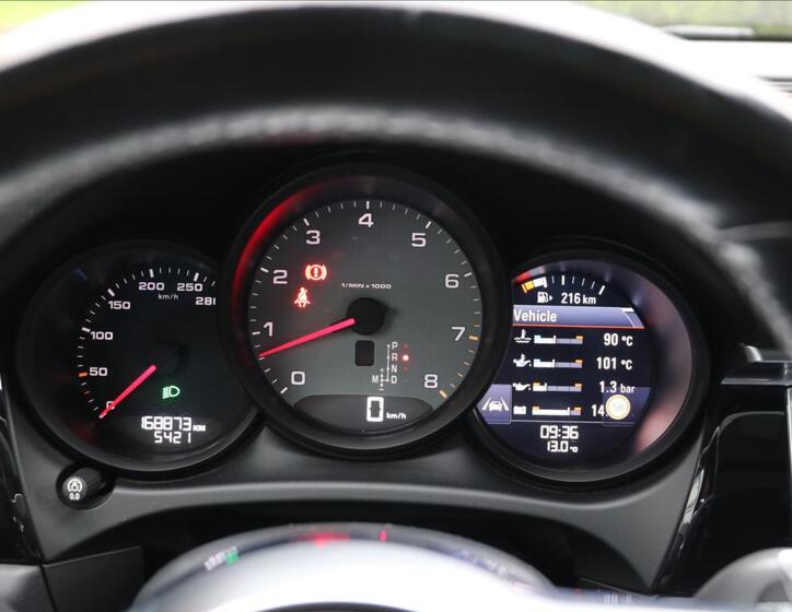Porsche Macan 31