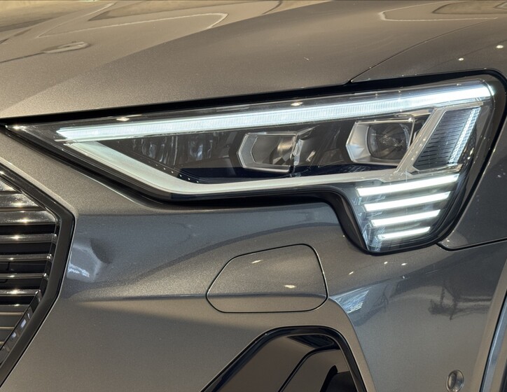 Audi e-tron 5
