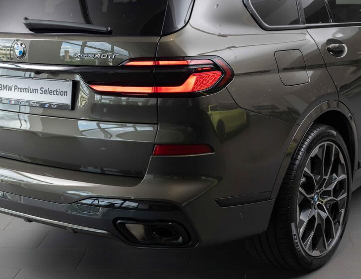 BMW X7 9
