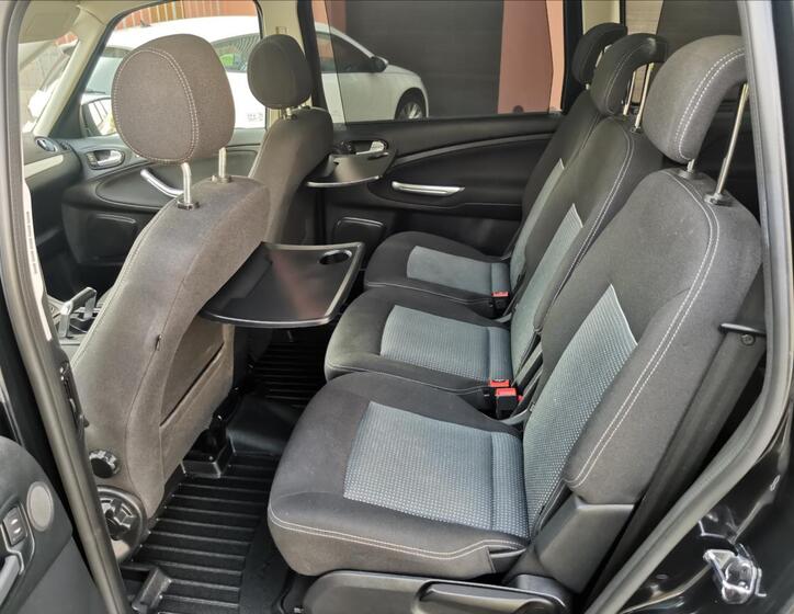 Ford Galaxy 10