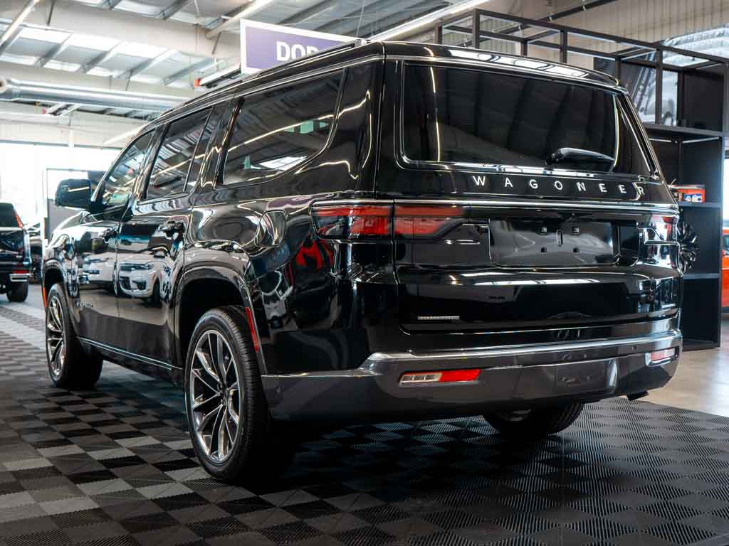 Jeep Wagoneer