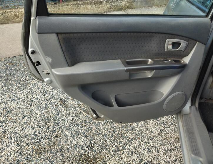KIA Carens 17