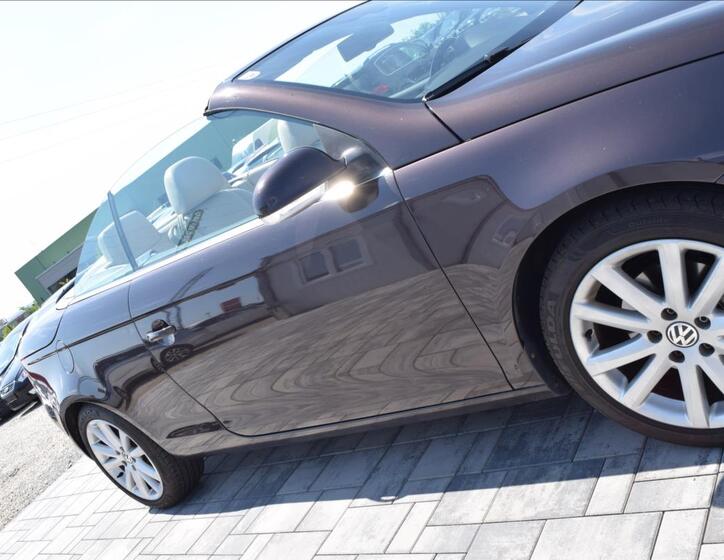 Volkswagen EOS 9